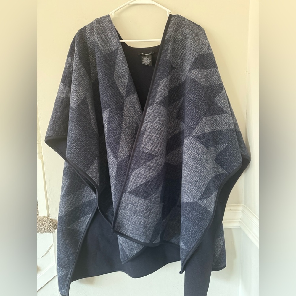 Ike‎ Behar women’s blue shawl size large